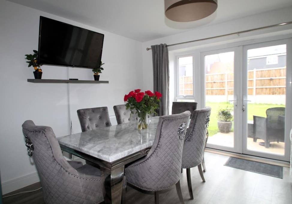 Beaulieu Park - Sleeps 10 - Chelmsford Villa Broomfield  Bagian luar foto